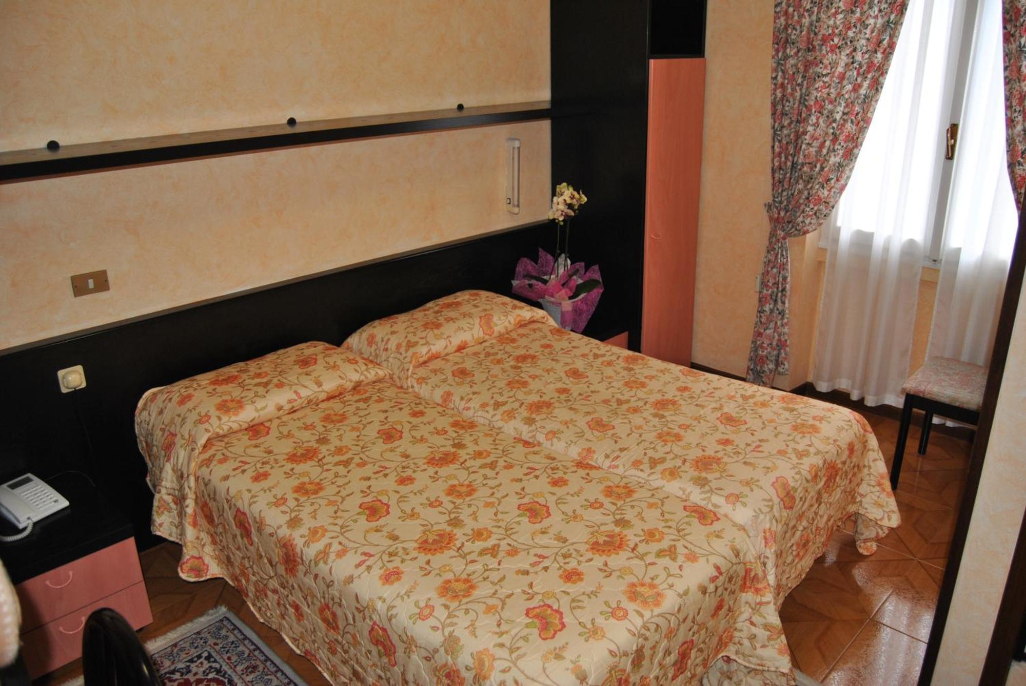 Hotel Villa Mon Toc สเตรซา ภายนอก รูปภาพ