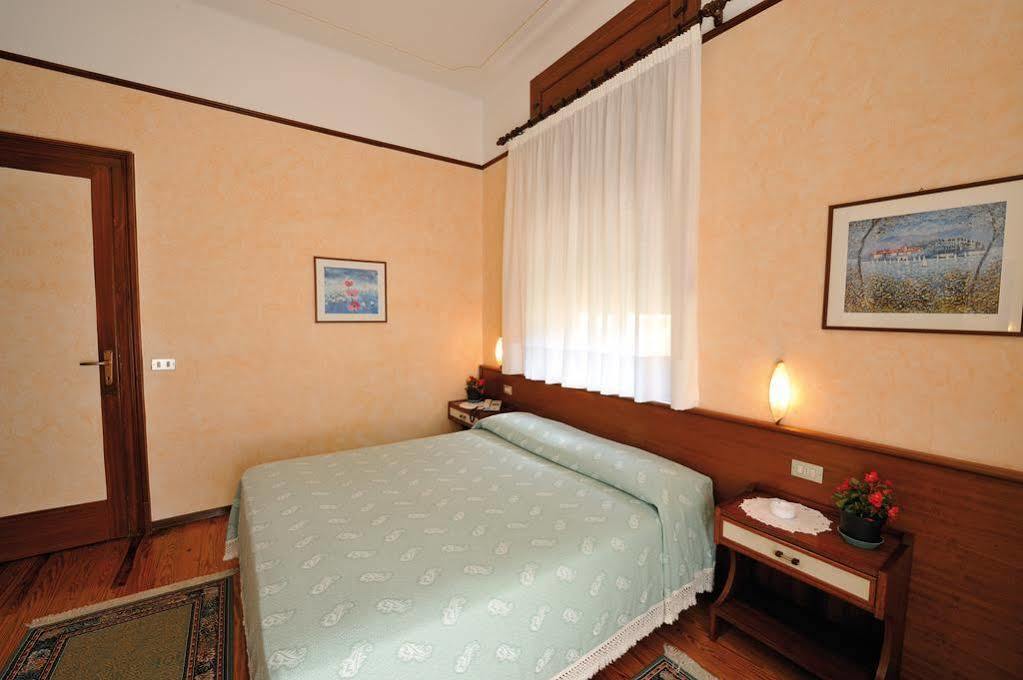 Hotel Villa Mon Toc สเตรซา ภายนอก รูปภาพ